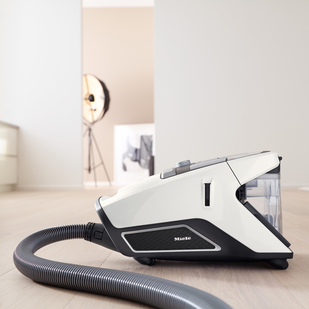 MIELE BLIZZARD CX1 EXCELLENCE WHITE VACUUM CLEANER image 7